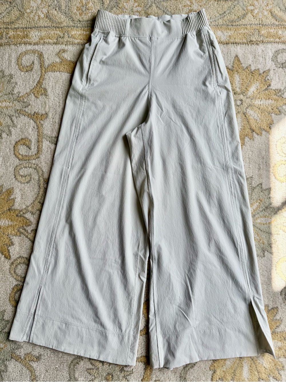 Lululemon Stretch Woven Wide-Leg High-Rise Cropped Pants XS